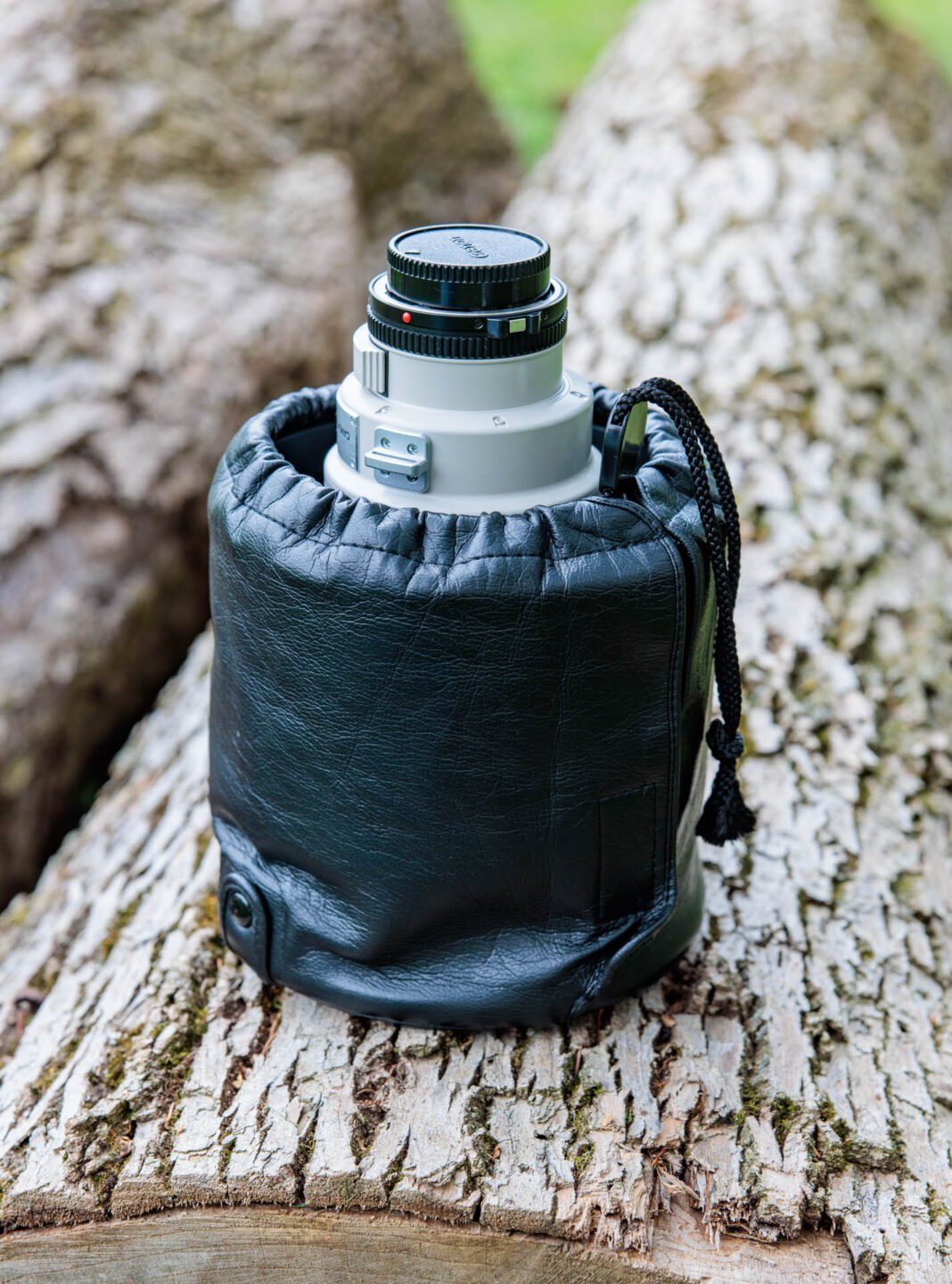 Canon FD 200mm f/1.8 protective pouch