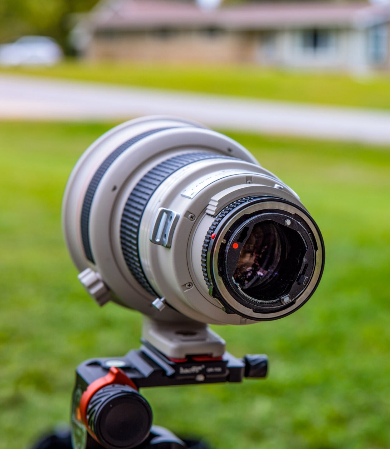 Canon FD 200mm f/1.8 lens