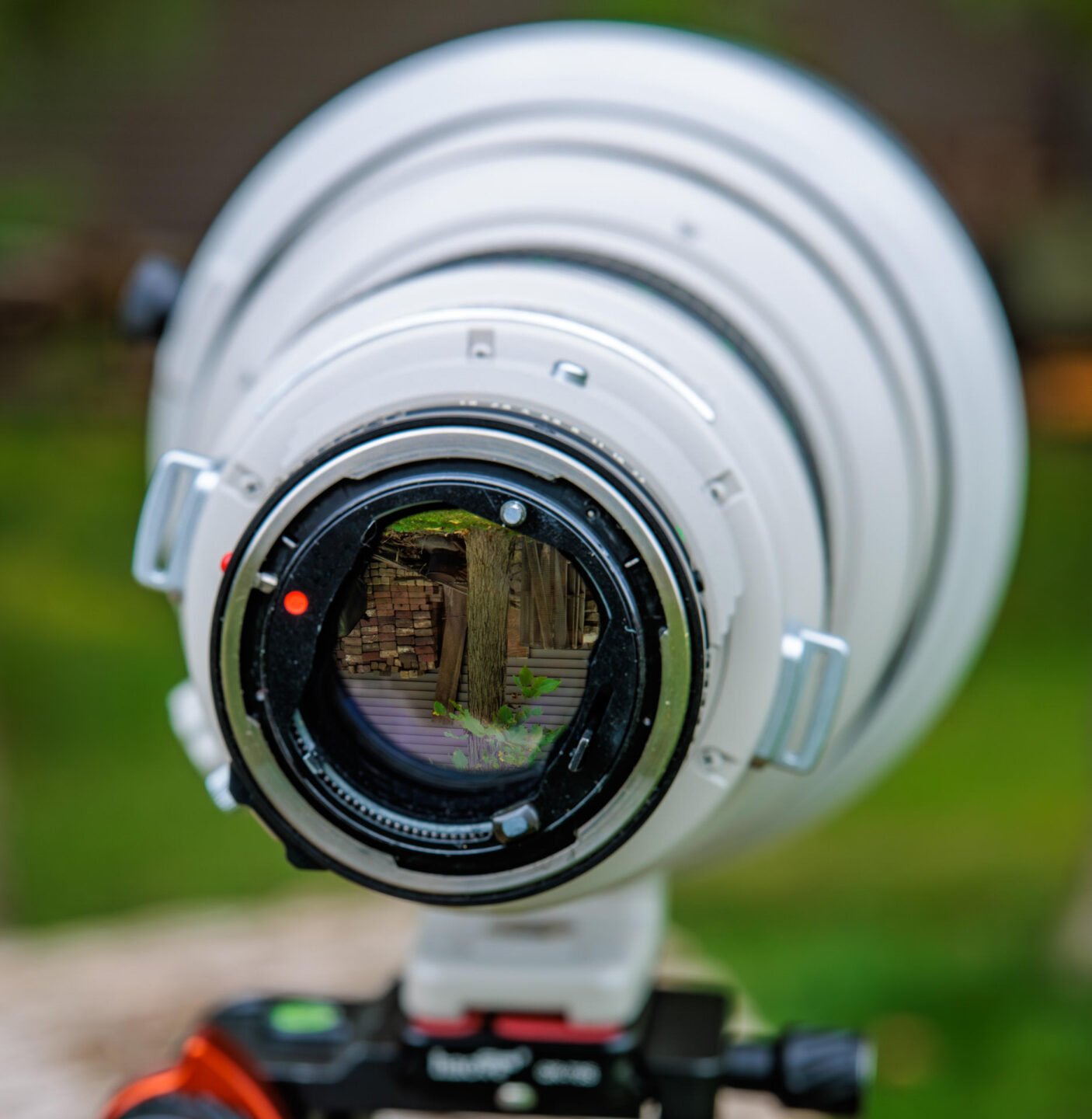 Canon FD 200mm f/1.8 lens